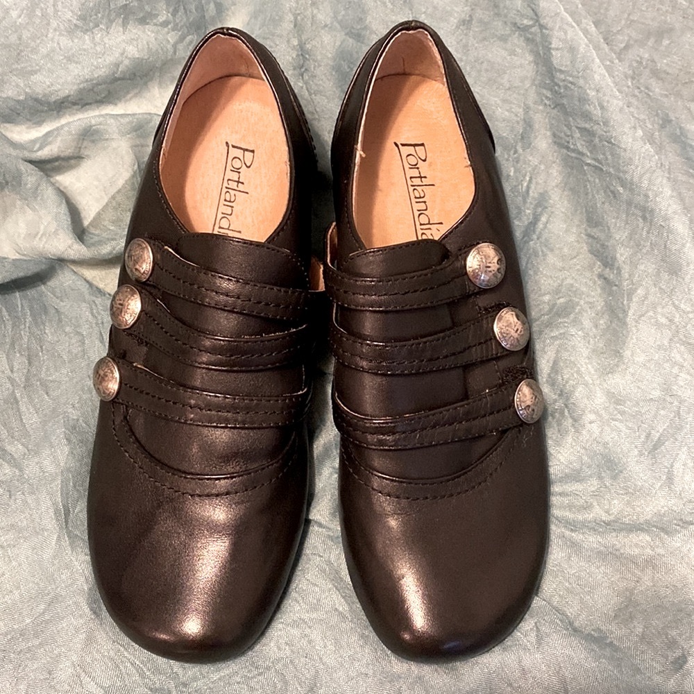 Portlandia Black Victorian Leather Shoe Size 6 1/2 Euro 37